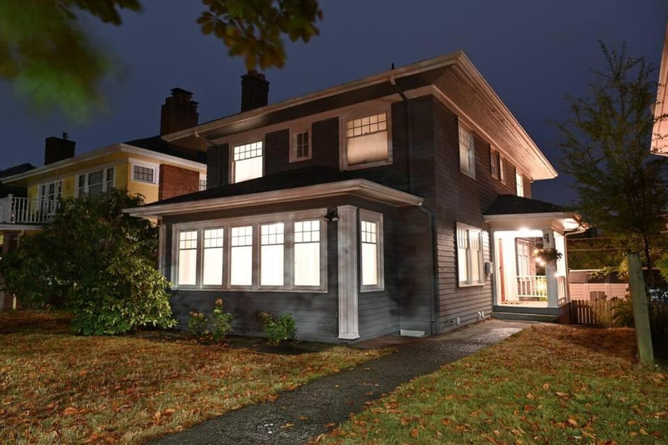 Property building, Night