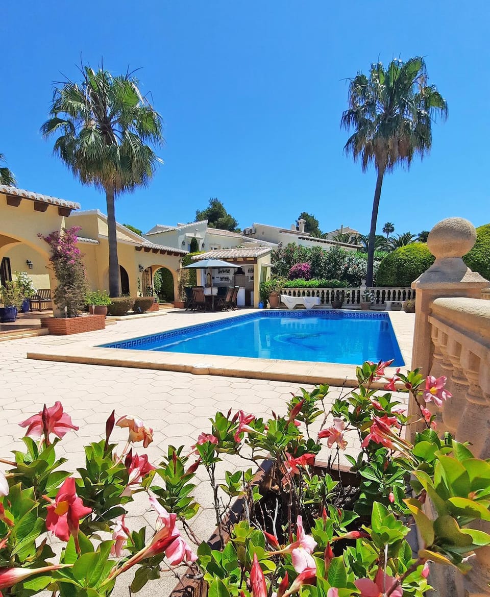 Property building, Day, Balcony/Terrace, Garden view, Pool view, Swimming pool