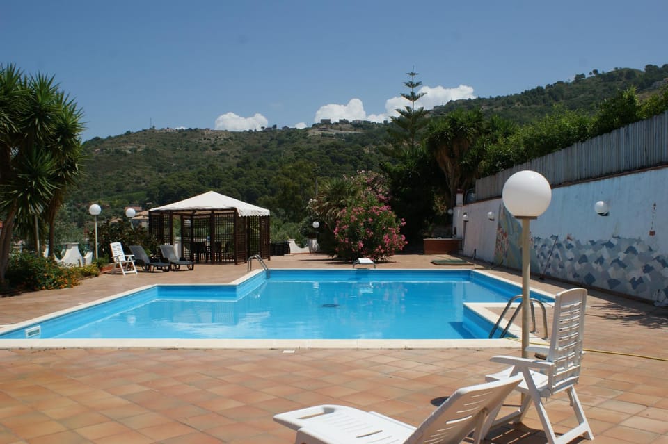 Pool view, Swimming pool, sunbed