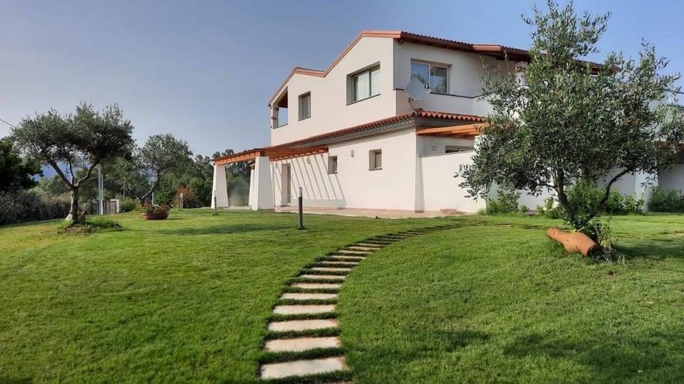 Property building, Garden
