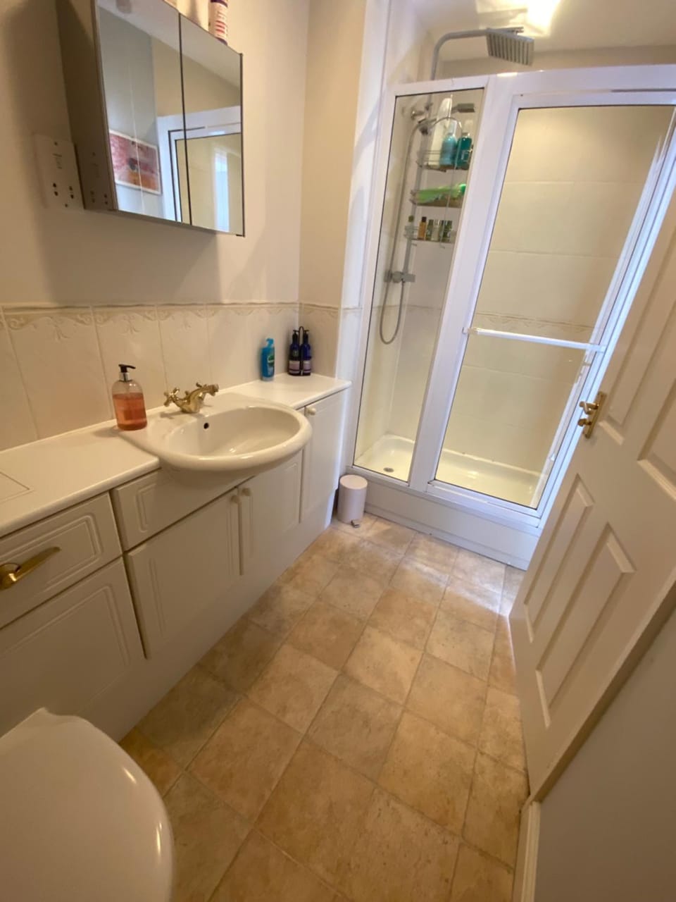 Shower, Toilet