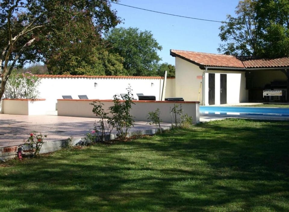 Balcony/Terrace, Pool view, Swimming pool, sunbed