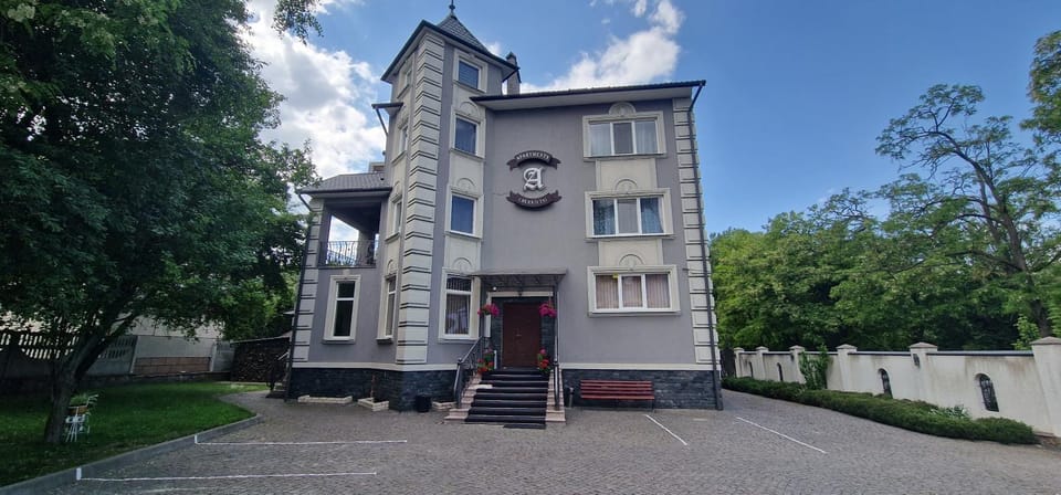 Property building, Parking