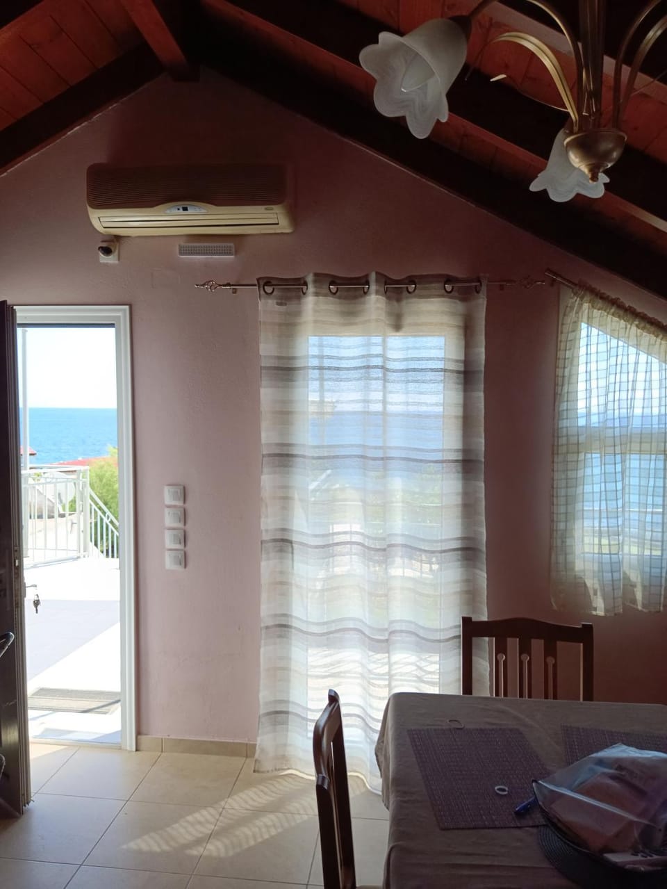 Dining area, Sea view, air conditioner
