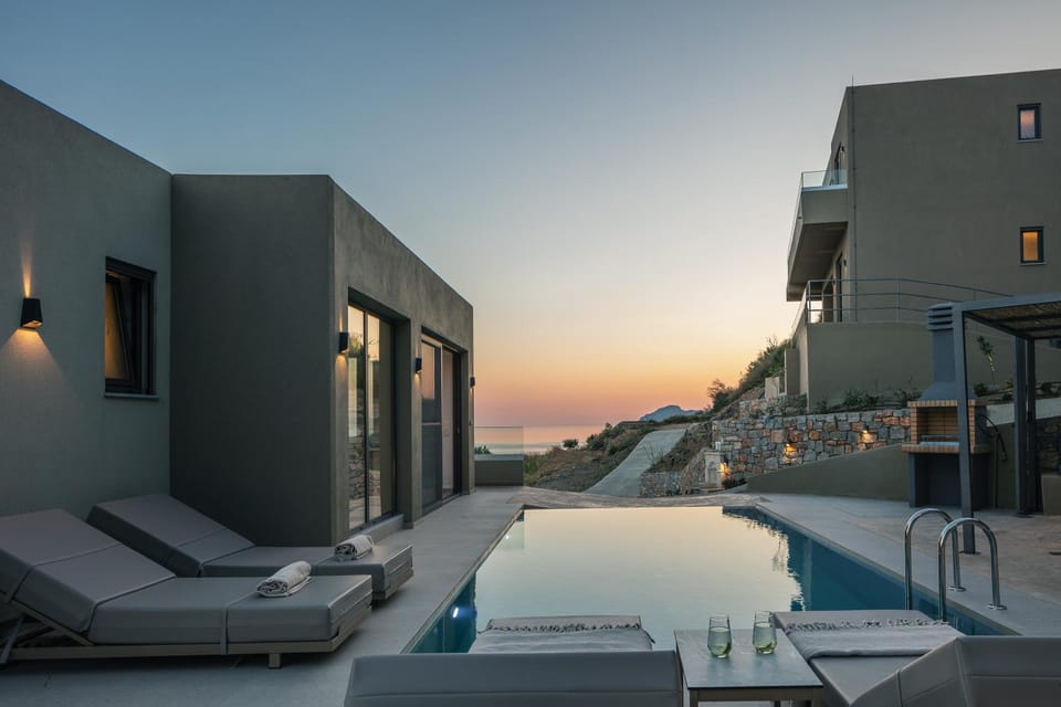 Property building, Pool view, Swimming pool, Sunset, sunbed