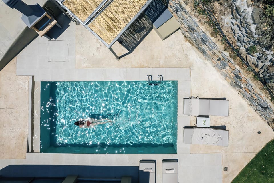 Day, People, Pool view, Swimming pool, sunbed