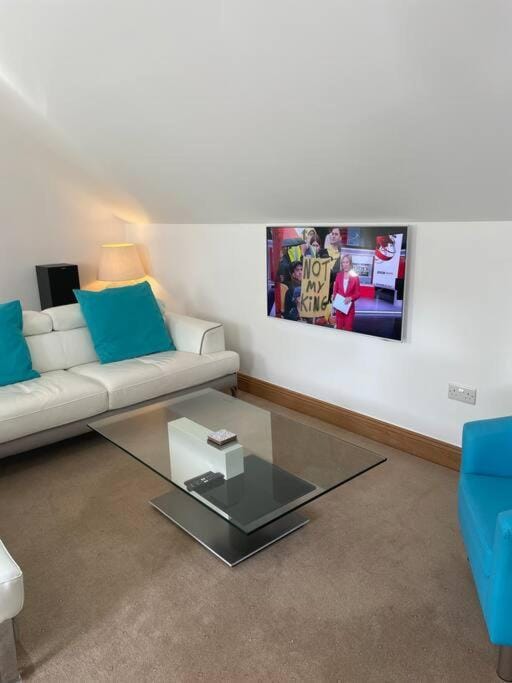 Luxury Studio Loft with Car Charging Point Apartment in Copeland District