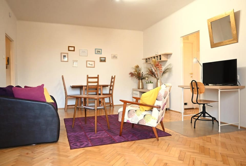Living room, Business facilities