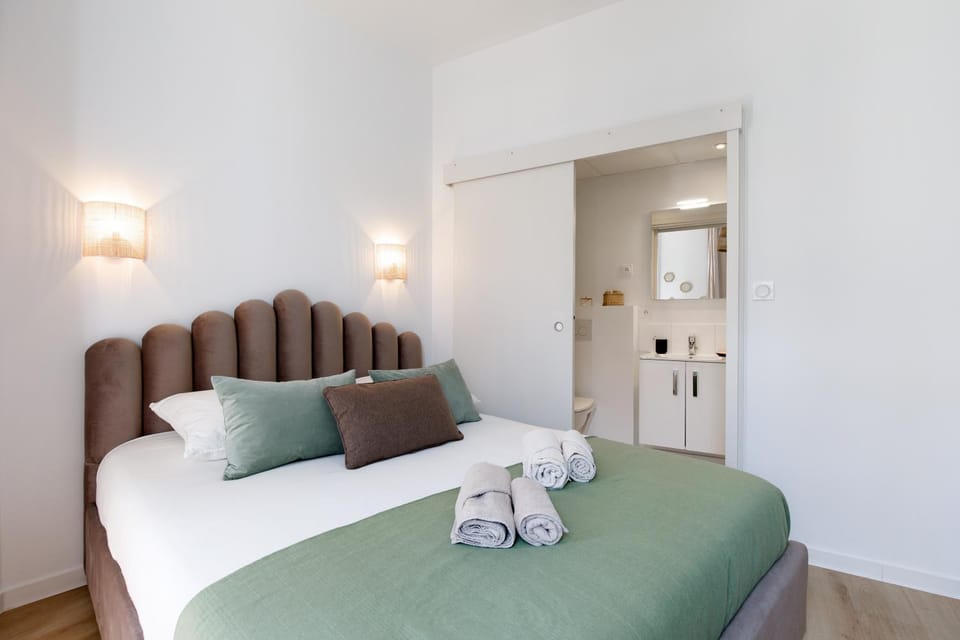 Comfortable studio W balcony Cannes center TGV Apartment in Cannes