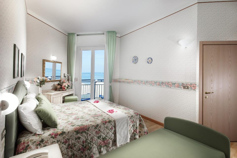 Bedroom, Sea view