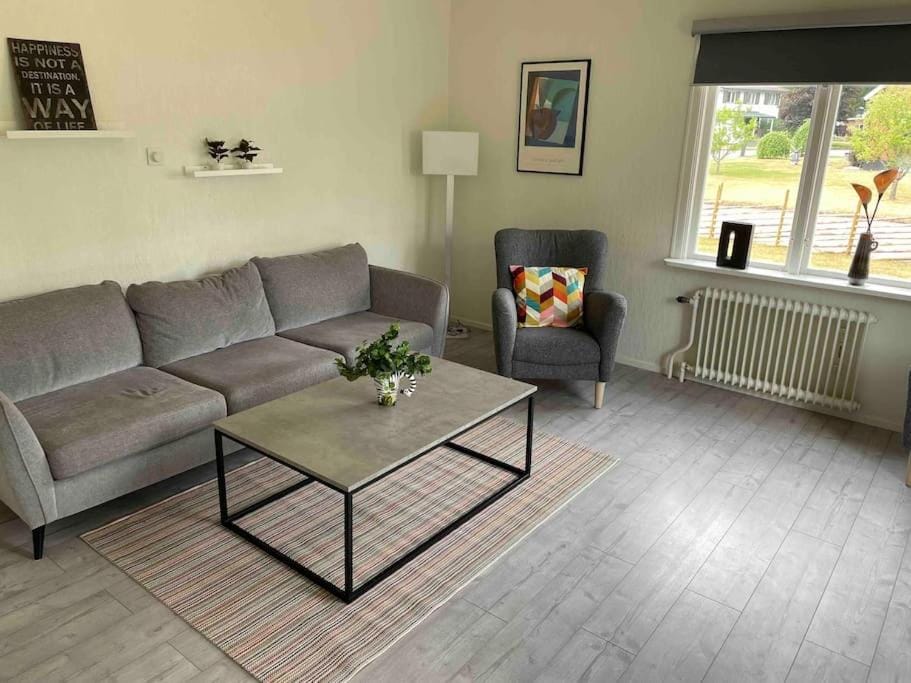 Only 150 m to the nearest lake and 2,5 km to the top of Isaberg House in Västra Götaland County