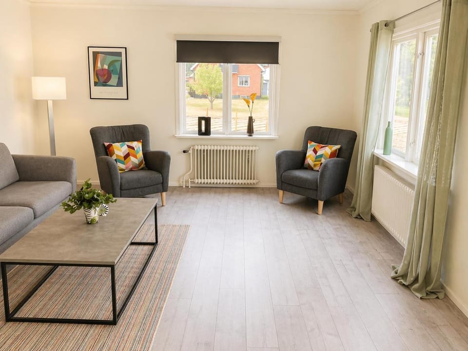 Only 150 m to the nearest lake and 2,5 km to the top of Isaberg House in Västra Götaland County