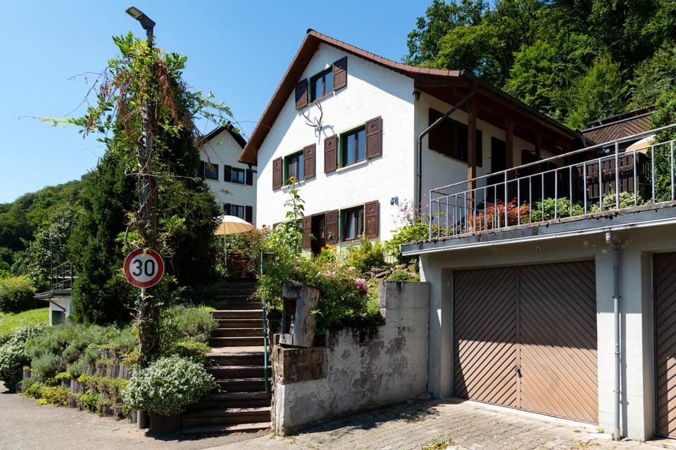 Garden view, Street view