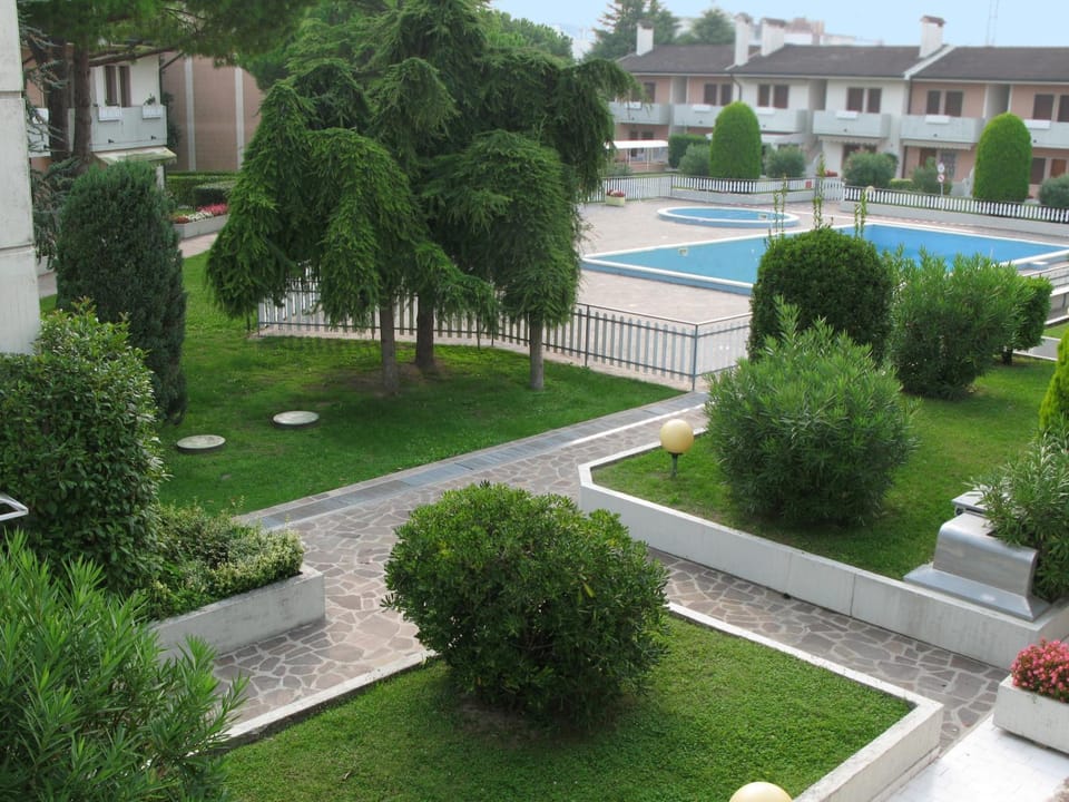 Garden, Swimming pool