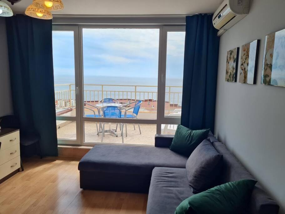 Balcony/Terrace, Living room, Seating area, Sea view