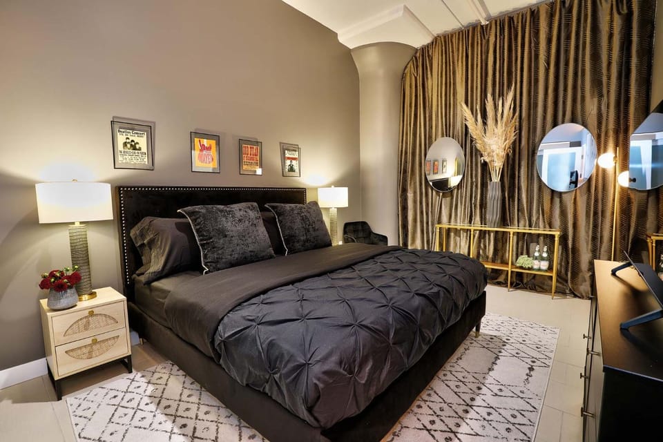 Bed, Bedroom
