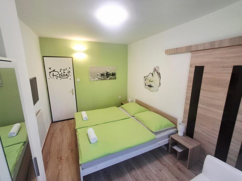 MOONLIGHT Prémium APARTMANHÁZ Bed and Breakfast in Slovakia