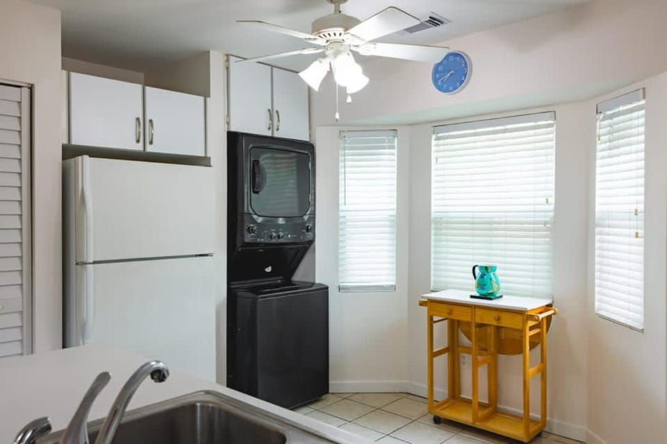New Casa Caribe by Brightwild- Two-Story Condo Rooftop Pool House in Key West