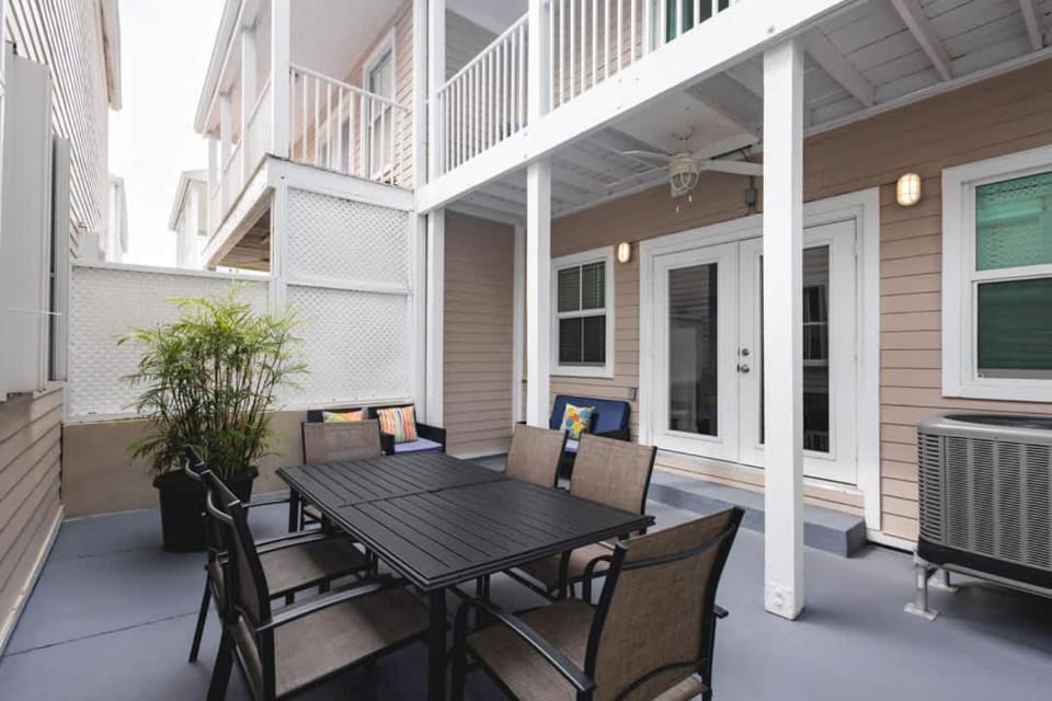 New Casa Caribe by Brightwild- Two-Story Condo Rooftop Pool House in Key West