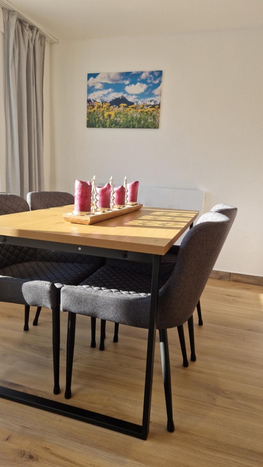 Living room, Dining area