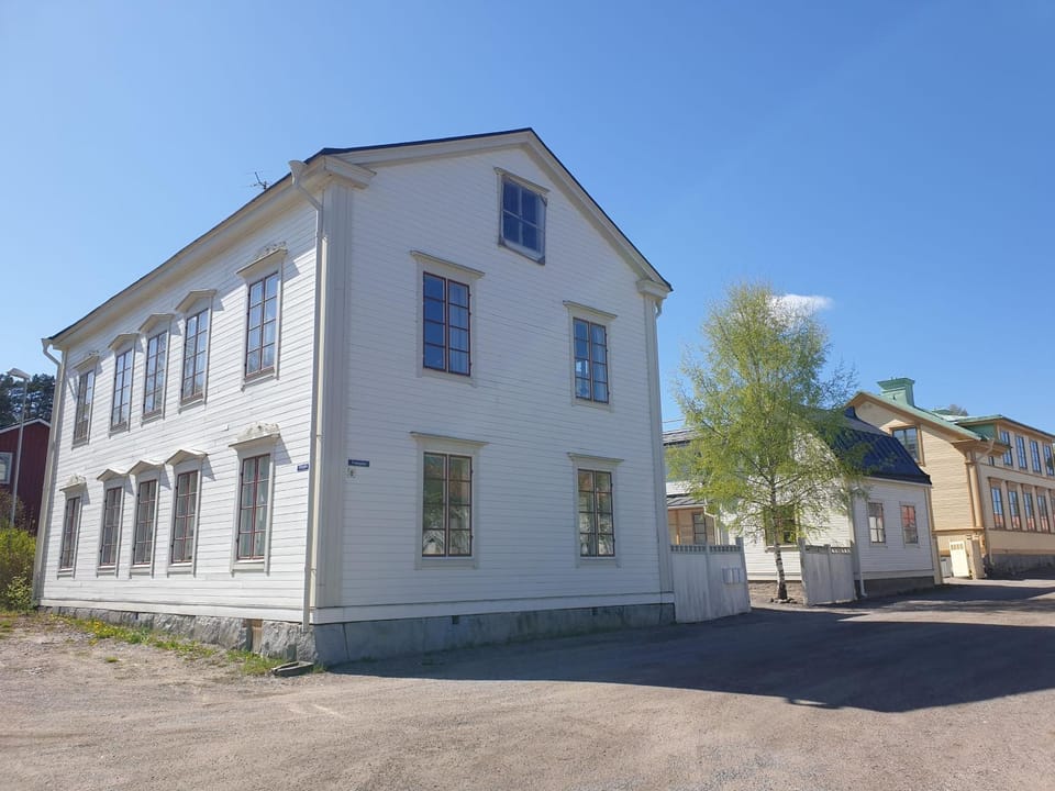 Property building, Neighbourhood