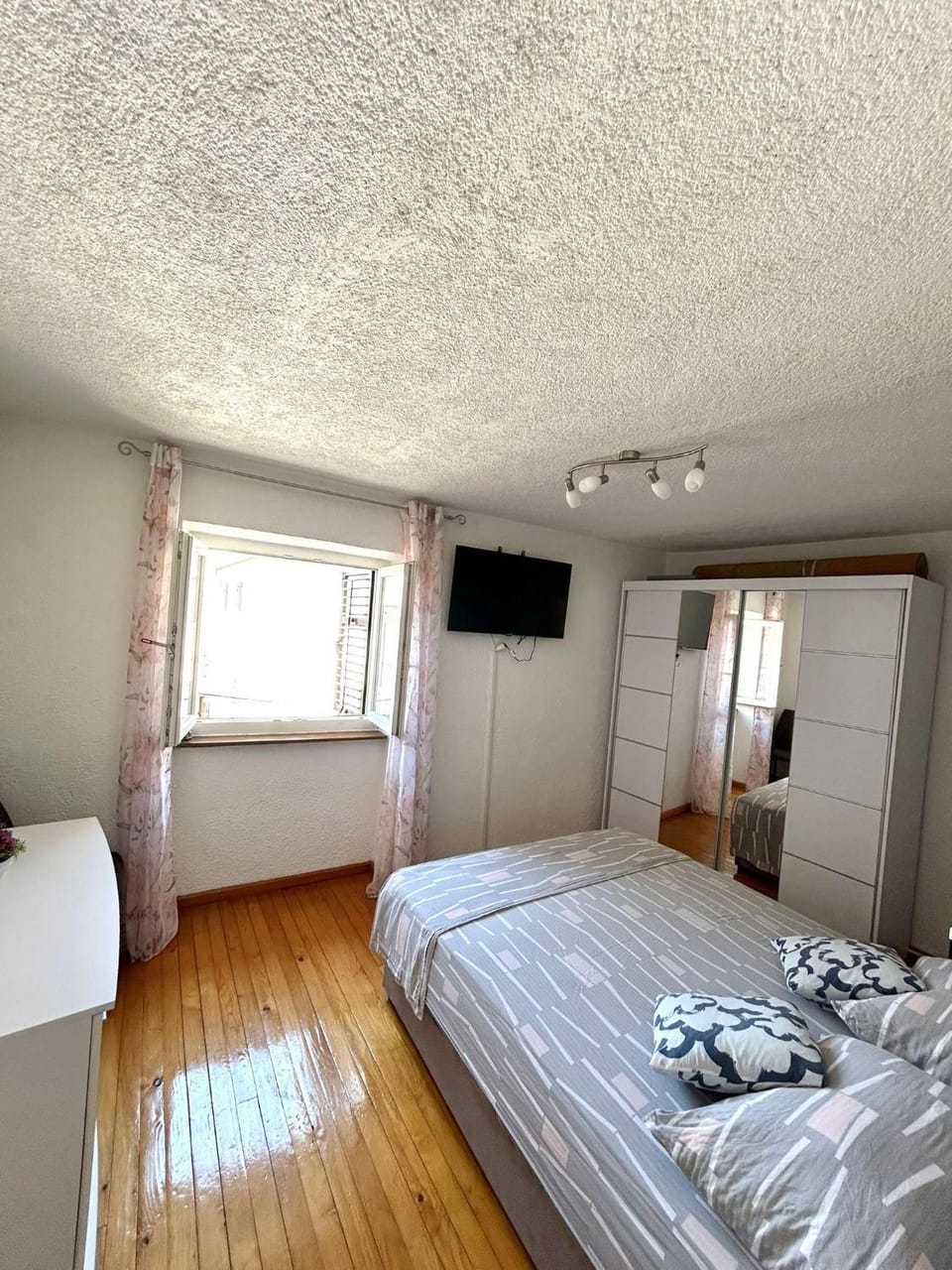 Old city core Apartment in Lika-Senj County