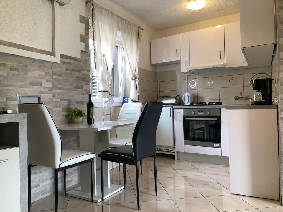 Old city core Apartment in Lika-Senj County