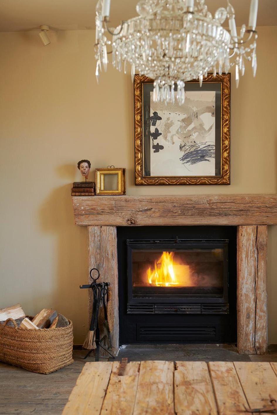Living room, Dining area, fireplace, fireplace, flat iron, air conditioner