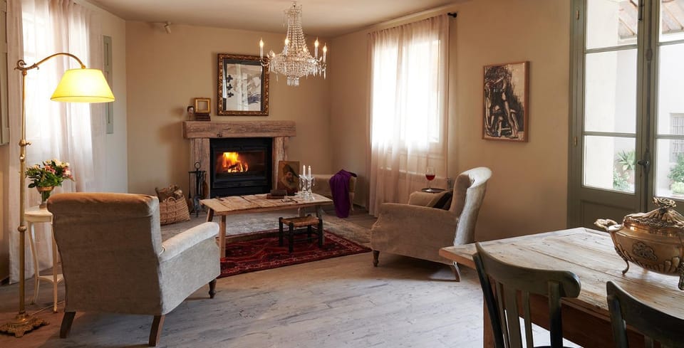Property building, Living room, fireplace