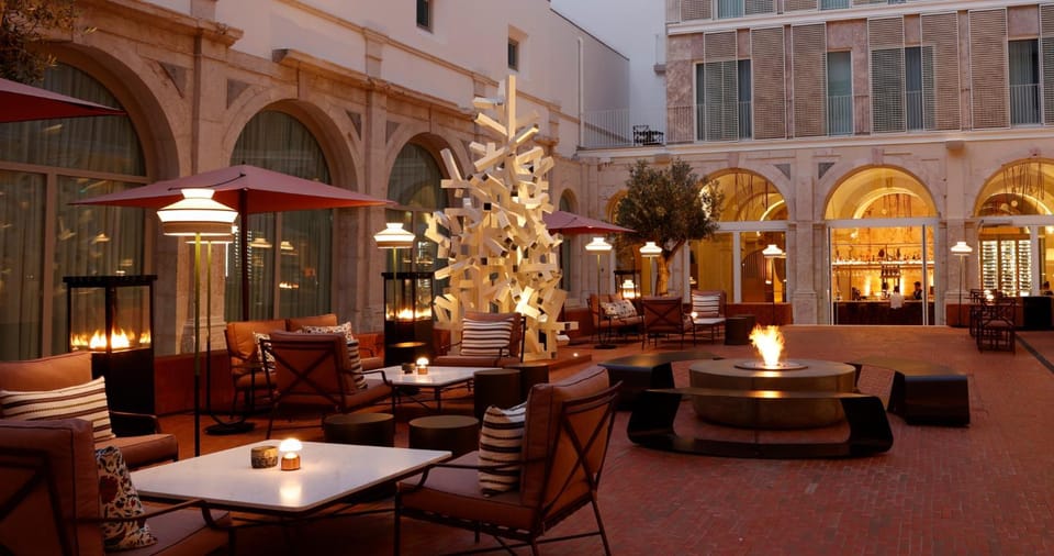 Lounge or bar