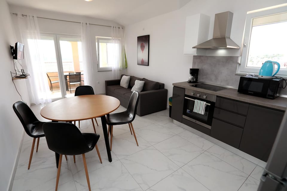 Sunset View Apartment Apartment in Okrug Gornji