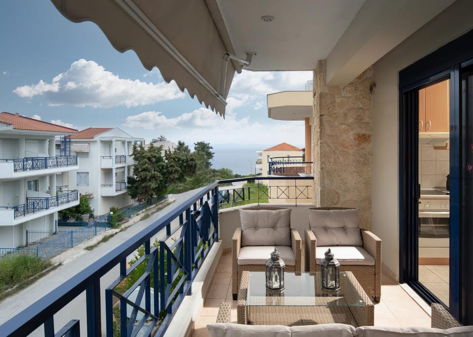 View (from property/room), Balcony/Terrace, Balcony/Terrace, Seating area, Sea view