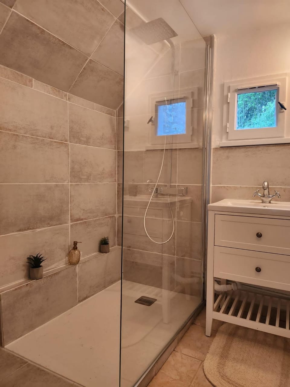 Shower, Bathroom