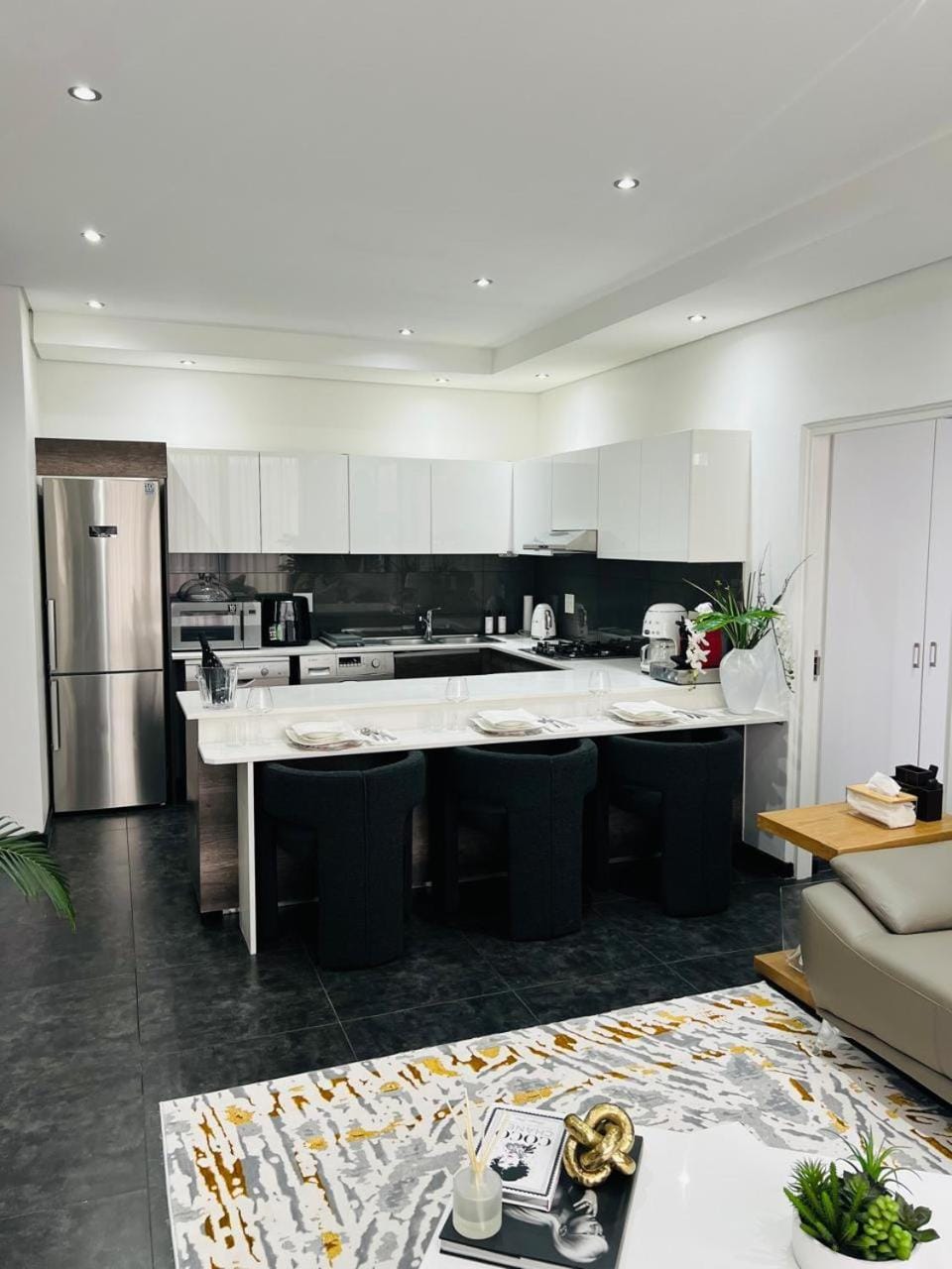 Delight Luxurious Apartments 37 Angus road Bedfordview Apartment in Johannesburg