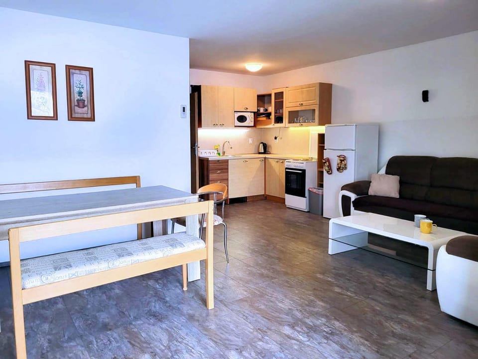 View (from property/room), Kitchen or kitchenette, Living room, Seating area