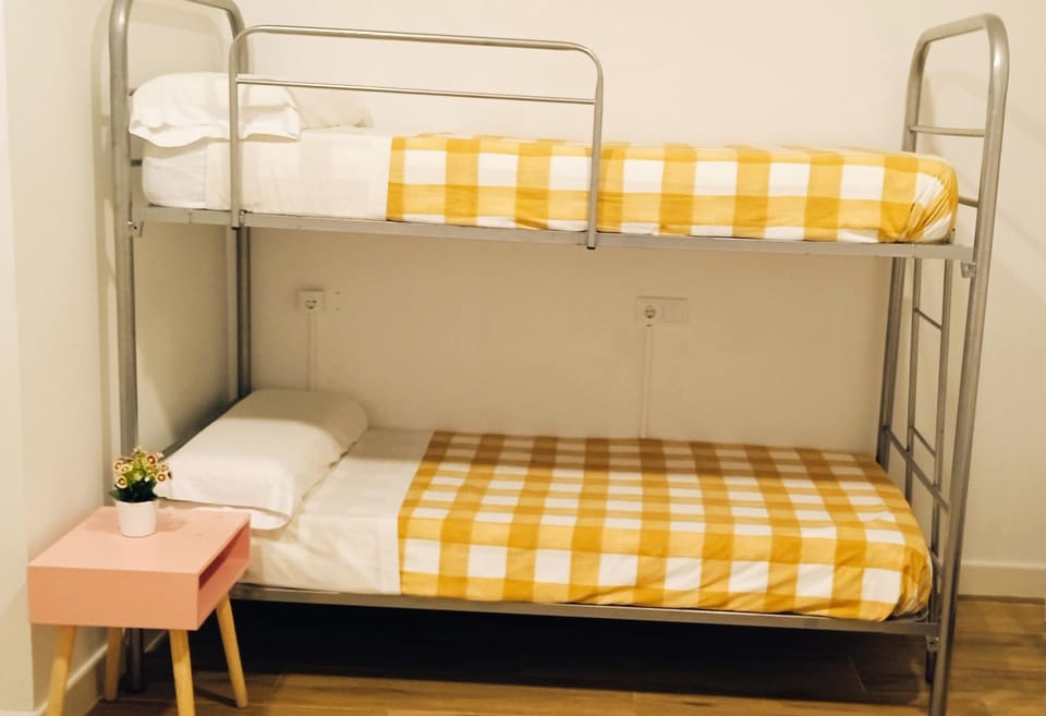 HOSTEL COSTA-LUZ Béjar 28-30 Hostel in Huelva