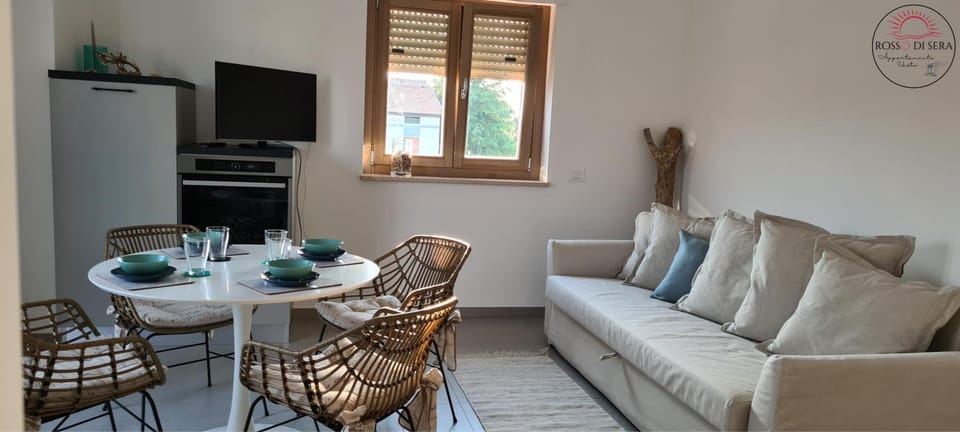 TV and multimedia, Living room, Dining area