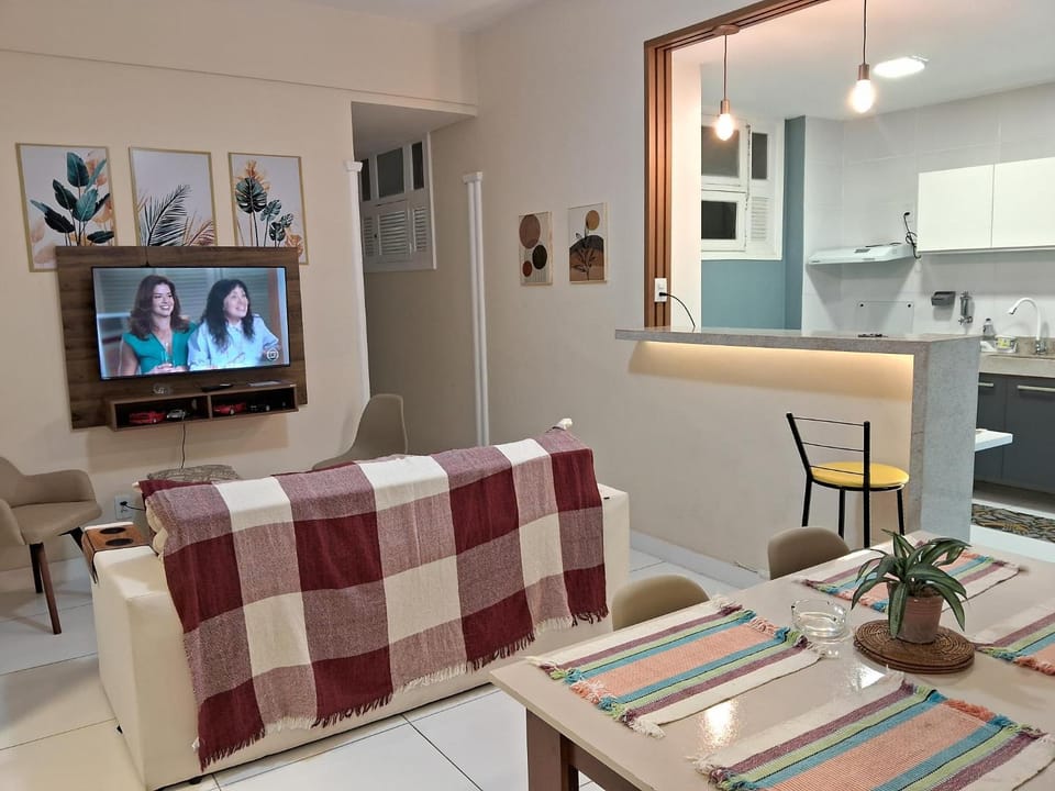 TV and multimedia, Kitchen or kitchenette, Living room, Seating area, Dining area