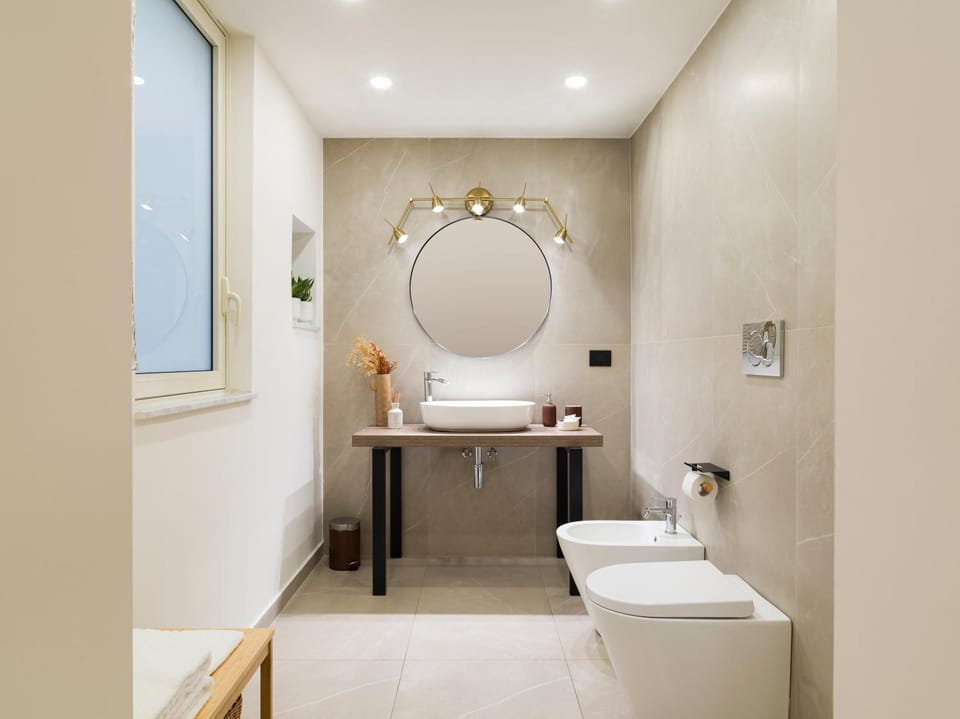 Shower, Bathroom, heating, locker, towels