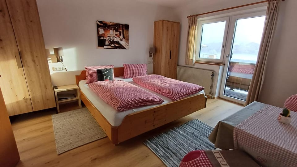 Bed, Seating area, Bedroom, wardrobe