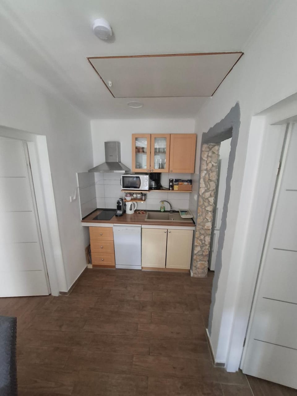 Coffee/tea facilities, dishwasher, microwave, pet friendly, stove, kitchen