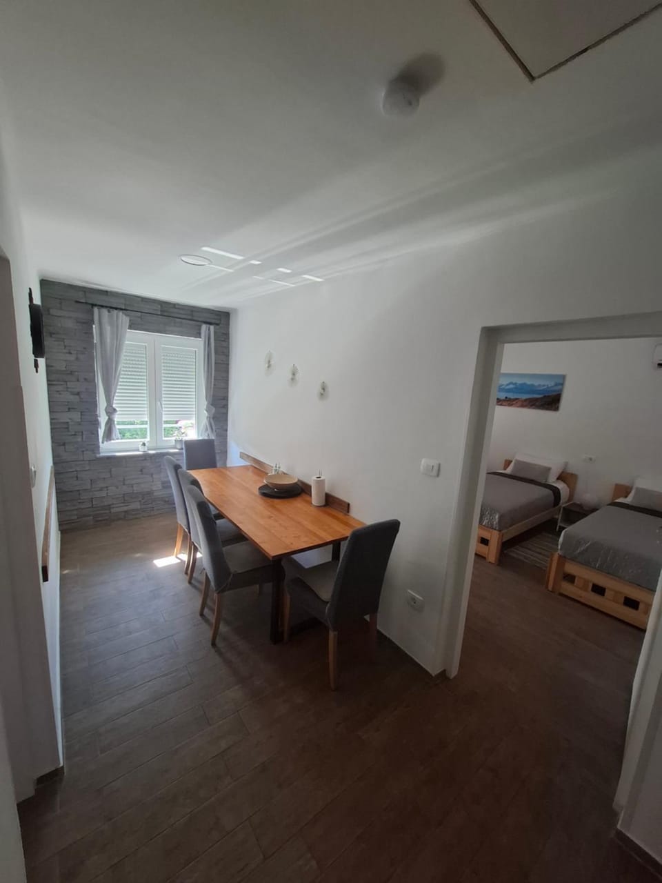 Bed, Seating area, Dining area, Bedroom