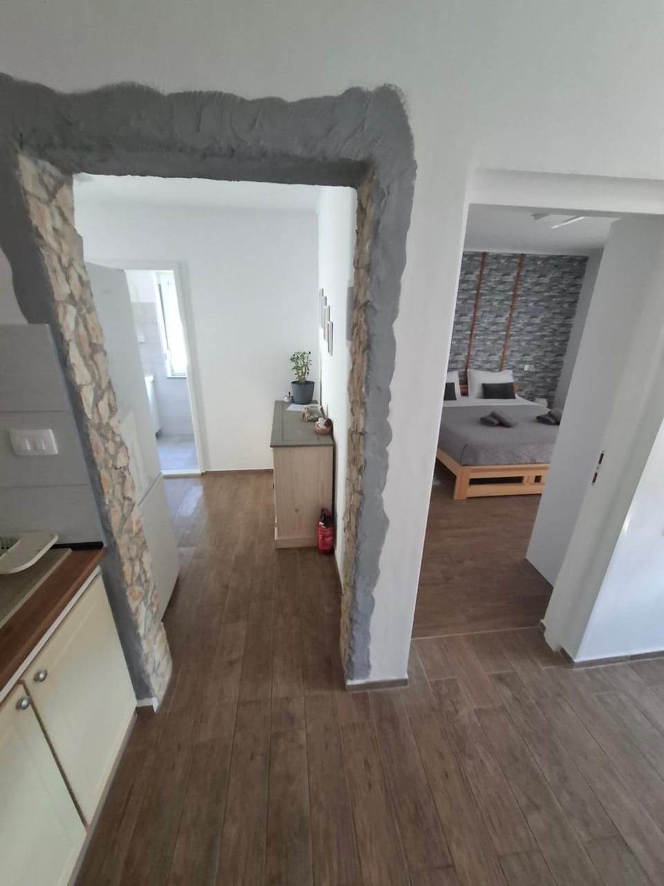 Bedroom, kitchen
