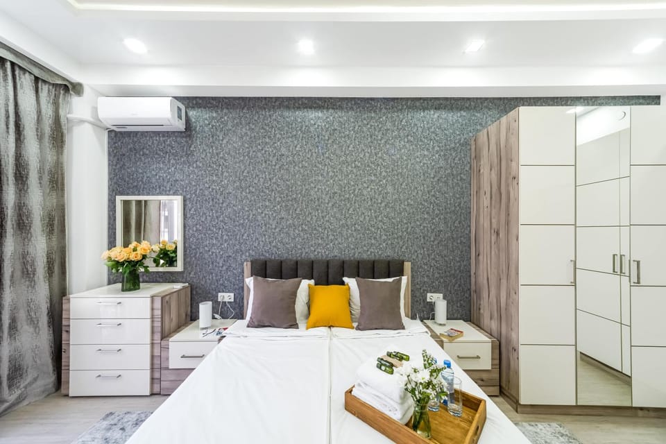 Bed, Bedroom, wardrobe, air conditioner
