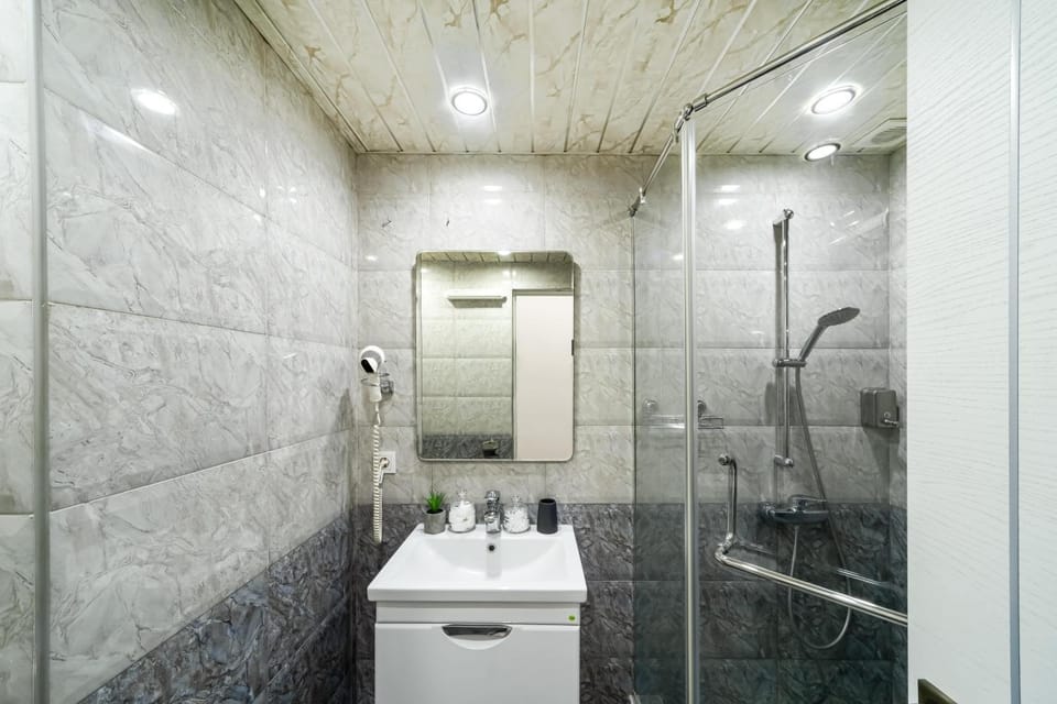Shower, Bathroom