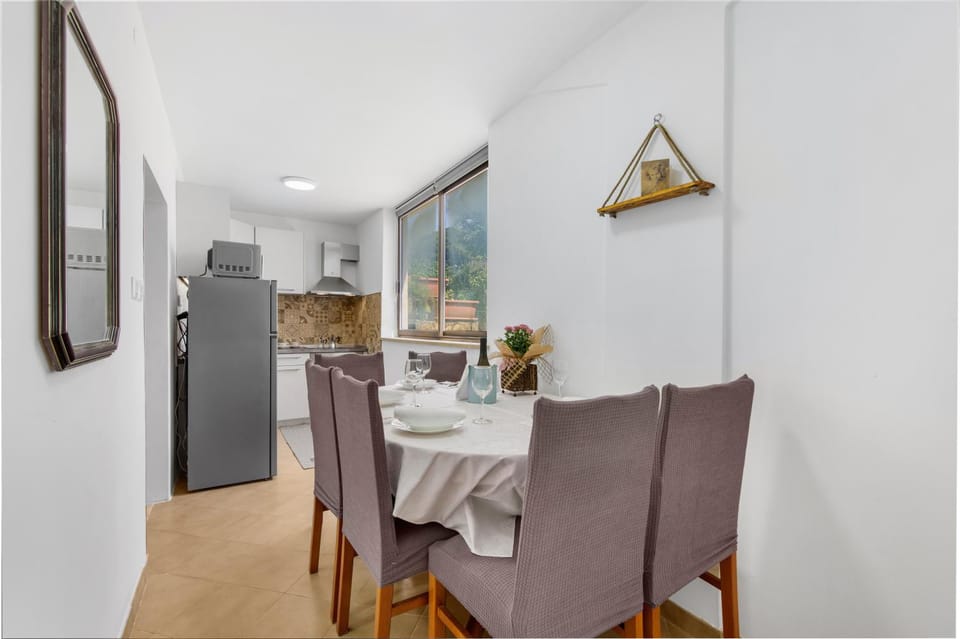 Natural landscape, Kitchen or kitchenette, Living room, Seating area, Dining area, dishwasher, microwave, oven