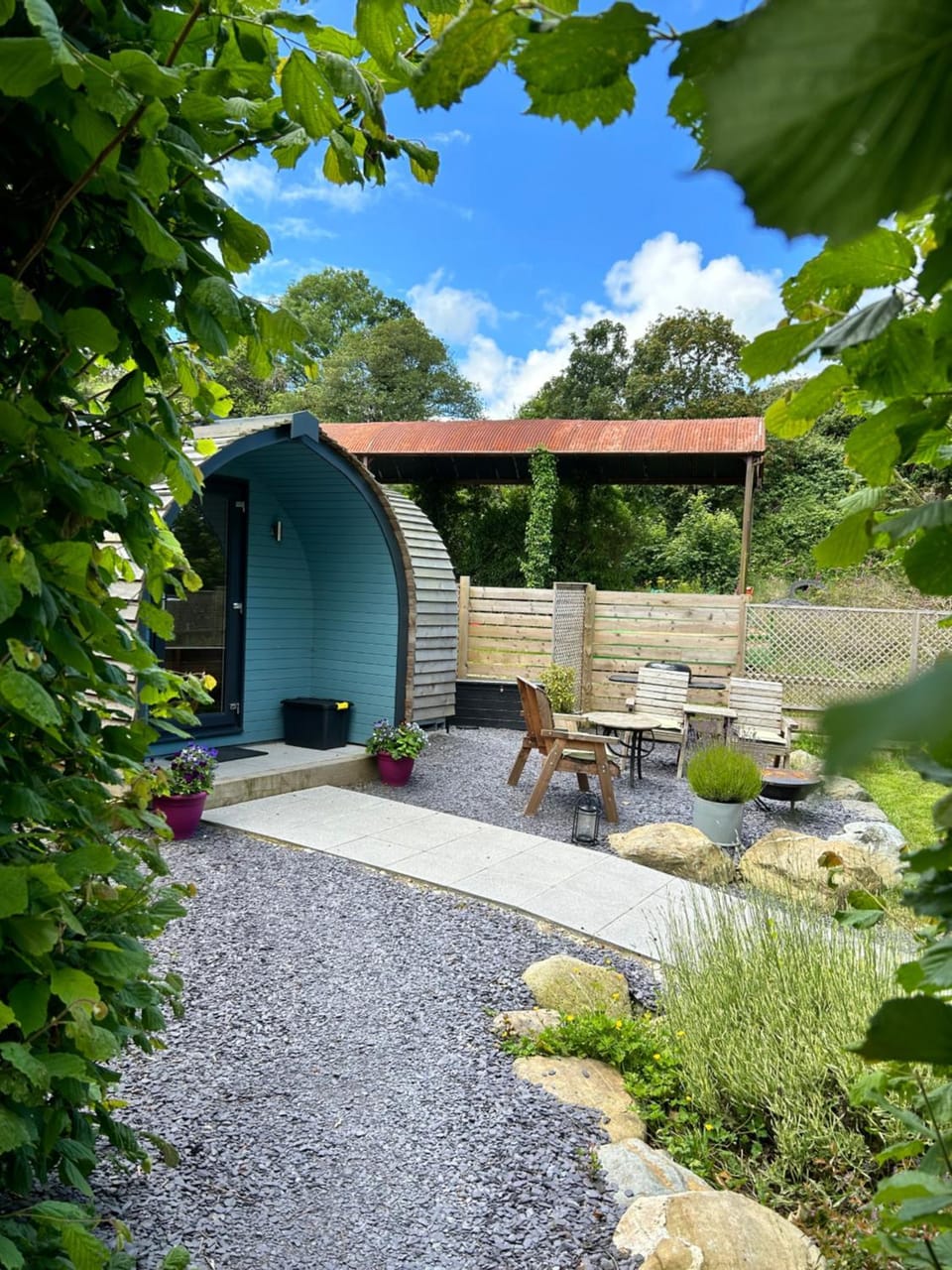 Cwt y Gwenyn Glamping Pod Campground/ 
RV Resort in Wales