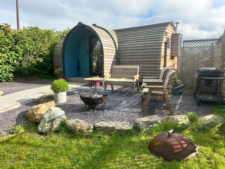Cwt y Gwenyn Glamping Pod Campground/ 
RV Resort in Wales