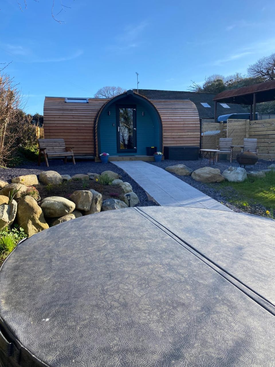 Property building, Hot Tub