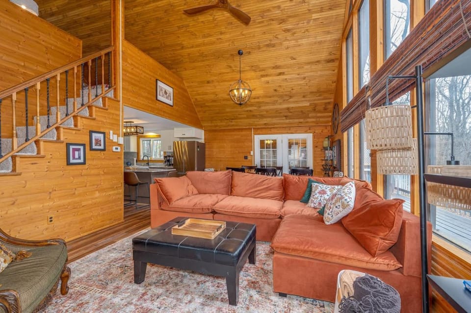 Starcatcher Chalet, The Woods Resort Chalet in Shenandoah Valley